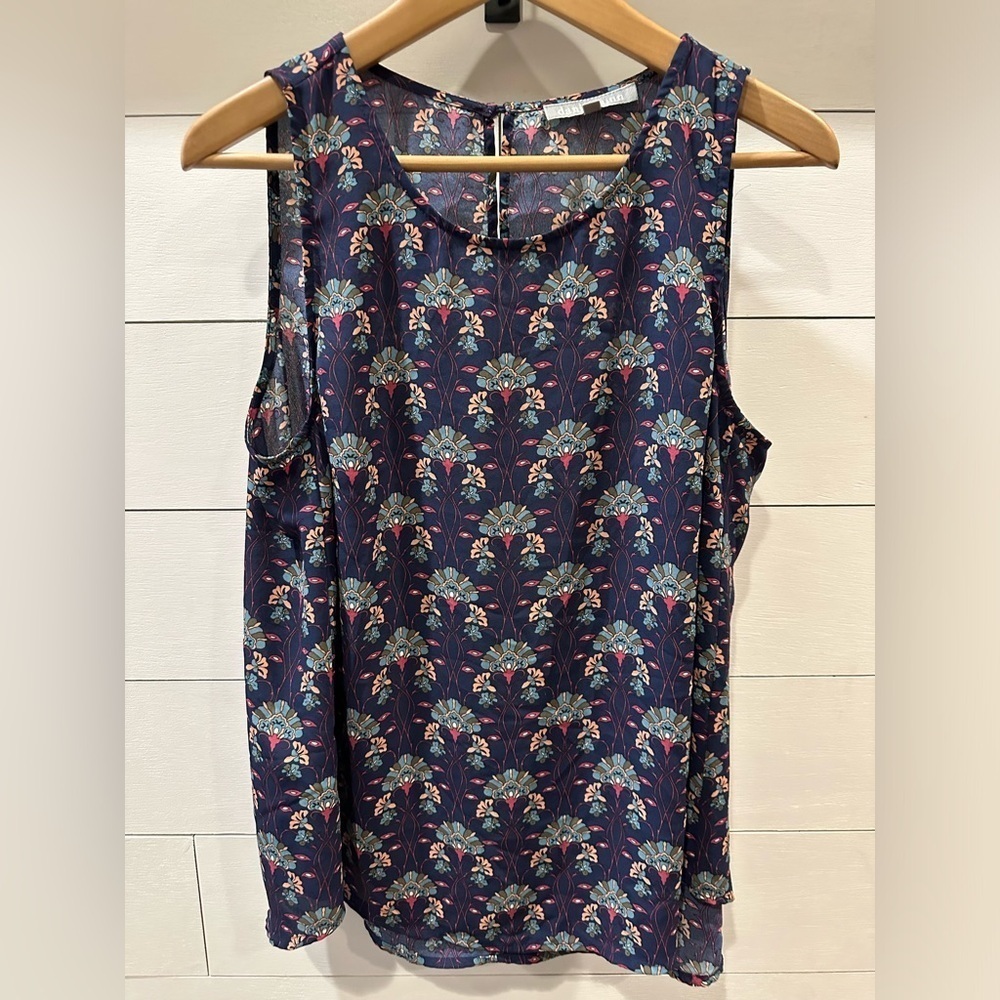 Daniel Rainn Floral Sleeveless Navy Top- size Petite Large